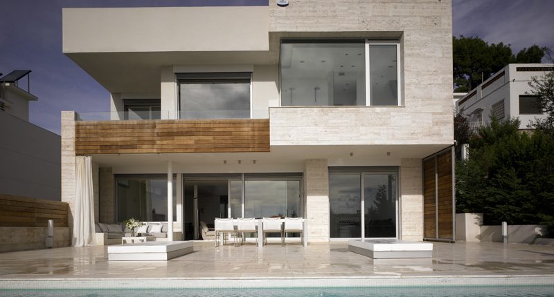 Piscina calentada con aerotermia