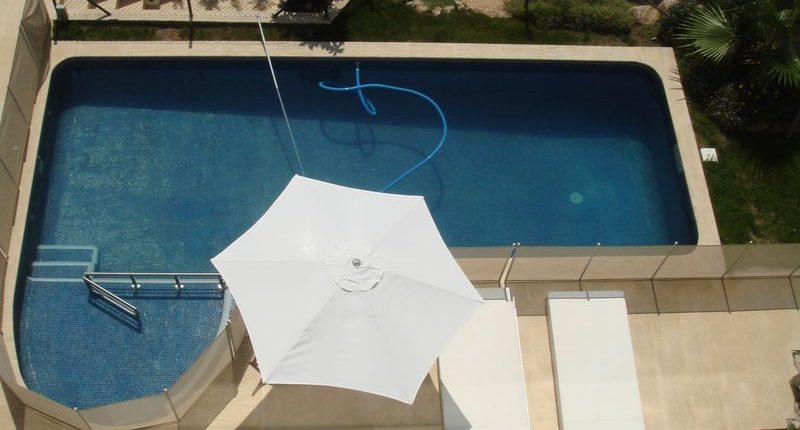 Piscina calentada con aerotermia